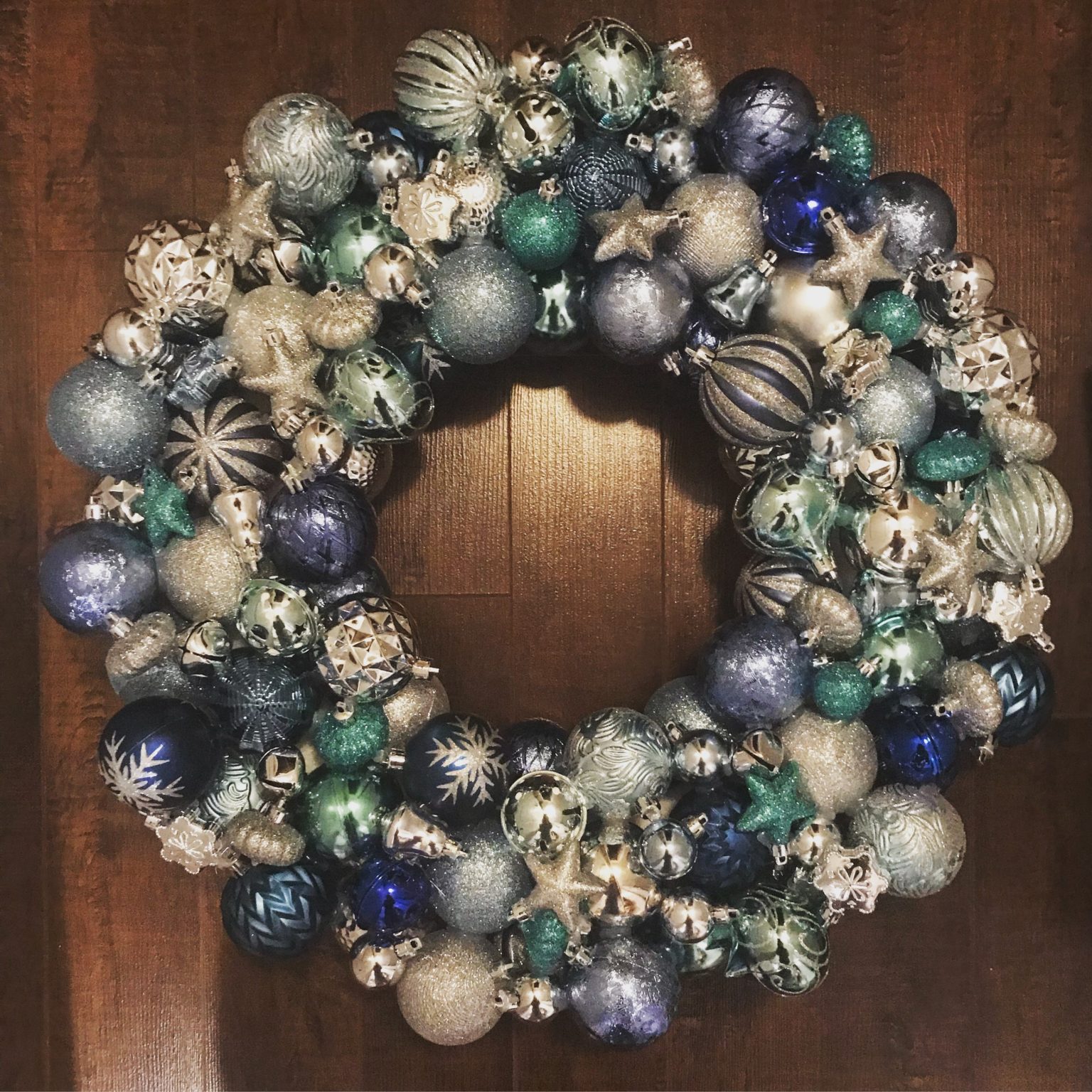 DIY Christmas Bulb Wreath